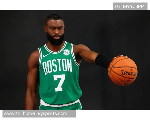 杰伦布朗半场表现低迷13投仅4中三分球失准失误频繁正负值惨淡10