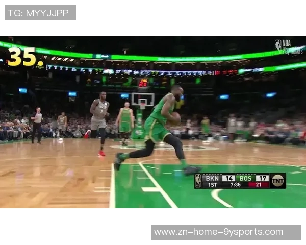 杰伦布朗三分球表现出色并为豪泽破纪录加油的精彩瞬间